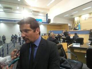 O relator do Orçamento, vereador Eduardo Romero, vai manter em 5% o índice de suplementação orçamentária. (Foto: Antonio Marques)