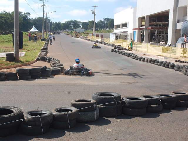  Circuito de kart atrai p&uacute;blico da Capital para os altos da Afonso Pena