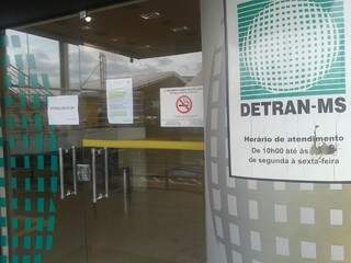 Agências ficaram fechadas desde sexta-feira por problema em sistema de dados (Foto: Marcos Ermínio / Arquivo)
