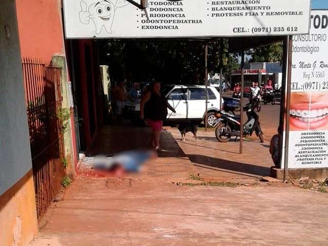 Pistoleiros voltam a agir &agrave; luz do dia e executam homem na fronteira
