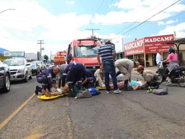 Motociclista atropela duas idosas e foge sem prestar socorro