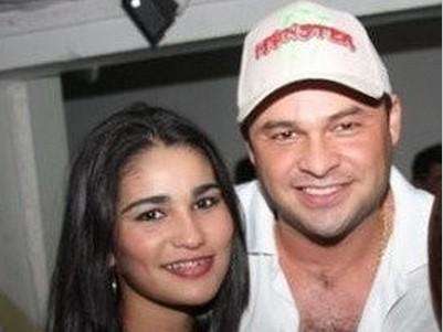 Motociclista morre e namorada fica ferida em colis&atilde;o com ve&iacute;culo