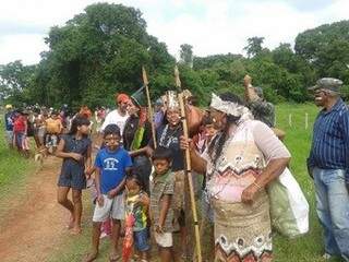 Famílias terena reclamam área já identificada como terra indígena (Foto: Divulgação/Cimi)
