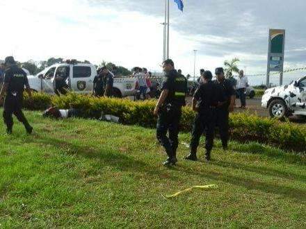 Brasileira &eacute; executada a tiros ao desembarcar de &ocirc;nibus na fronteira