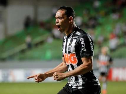 Atlético Mineiro derrota Avaí por 2 a 1 em jogo marcado pelo árbitro de vídeo