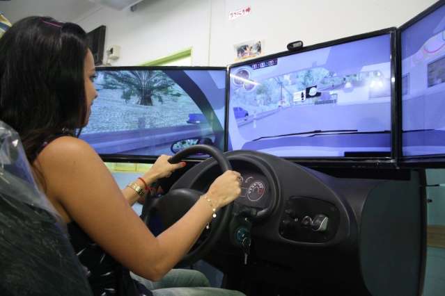 Autoescolas v&atilde;o receber 80 simuladores at&eacute; junho, diz sindicato