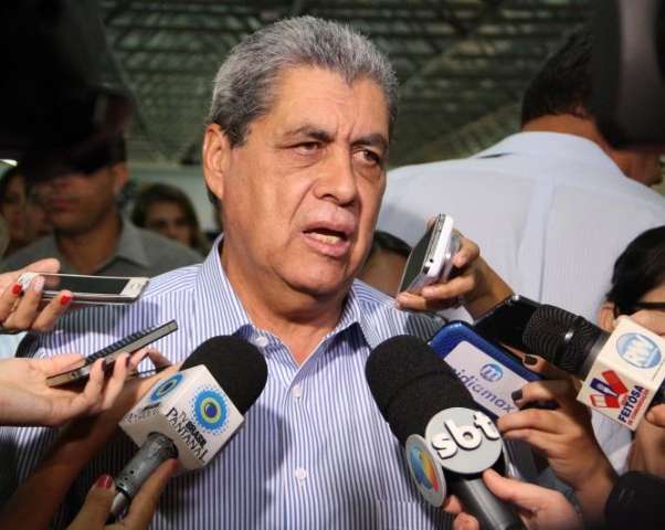 Andr&eacute; promete entregar Aqu&aacute;rio, Uems e rodovias at&eacute; o final do ano