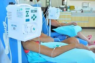 Pacientes em tratamento no Hospital do Câncer de Dourados, que suspendeu novos atendimentos por falta de dinheiro (Foto: Eliel Oliveira)