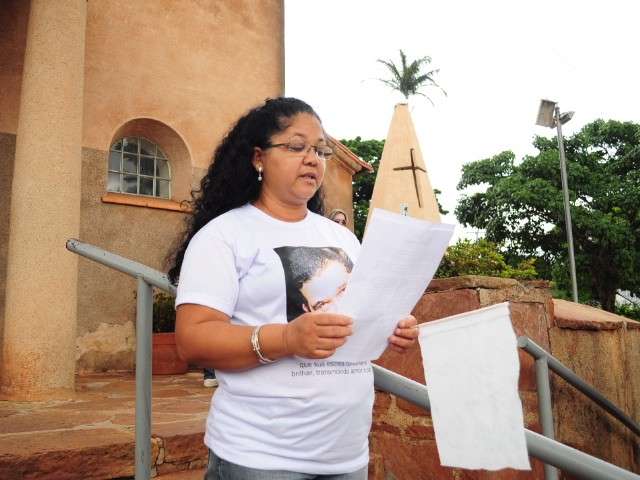 Ap&oacute;s missa, 250 participam de caminhada por justi&ccedil;a e paz