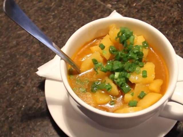 Comida confort&aacute;vel: quibebe de mandioca para as noites mais frias