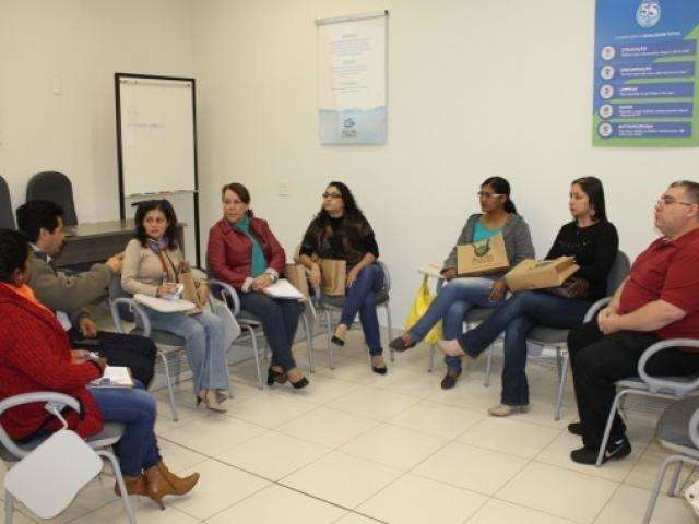 Assistentes sociais fazem curso para informar popula&ccedil;&atilde;o sobre saneamento