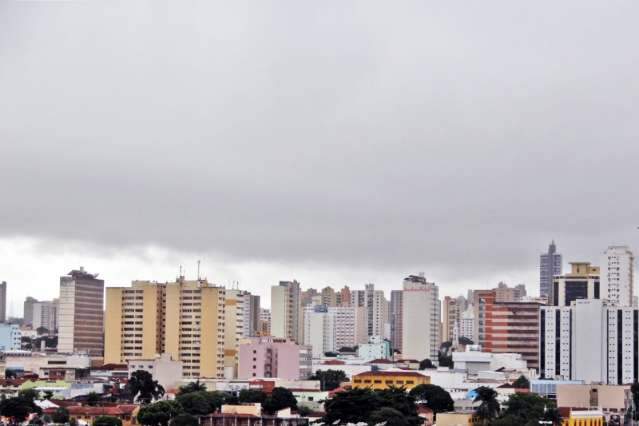 Campo Grande tem 1&deg; dia do ano nublado, com possibilidade de chuva
