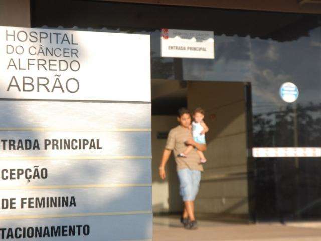 Hospital do C&acirc;ncer faz cirurgia in&eacute;dita com t&eacute;cnica que dobra chance de cura