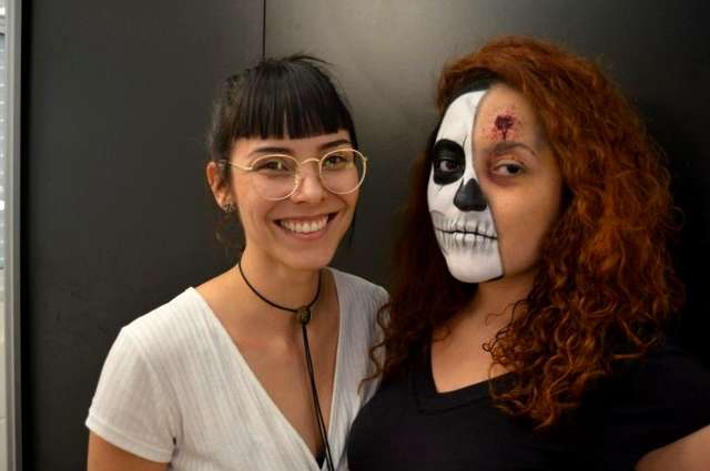 Divers&atilde;o no Halloween come&ccedil;a antes da festa, aprendendo a produzir uma ferida