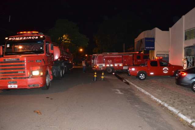 Inc&ecirc;ndio atinge loja de colch&otilde;es no Coronel Antonino