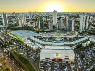 Vista aérea de Campo Grande, onde estão sendo ofertados imóveis com valor abaixo de mercado. (Foto: Fly Drones/Arquivo)