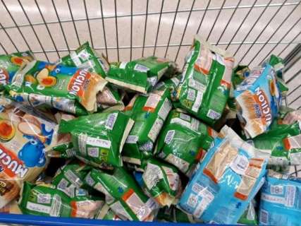 Operação flagra mais de 500 produtos vencidos à venda em supermercado