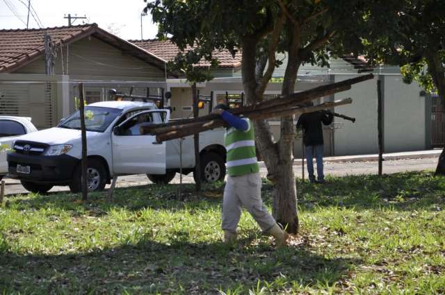 Prefeito suspende obra de posto ap&oacute;s protesto de moradores por pra&ccedil;a