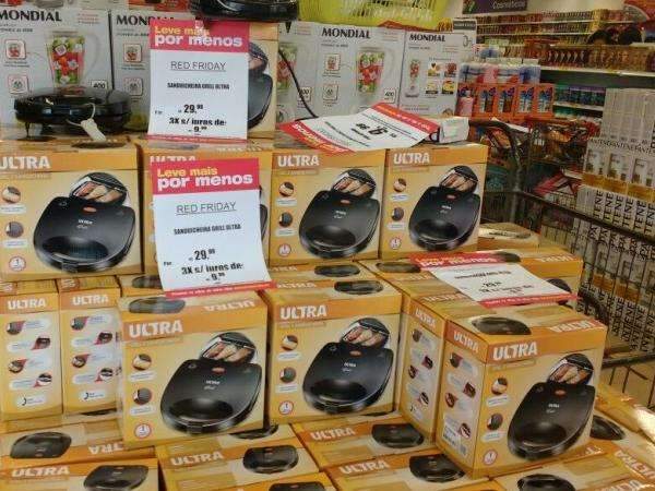 Desodorante custa R$ 3 e fralda R$ 9,99 em dia de mega liquida&ccedil;&atilde;o