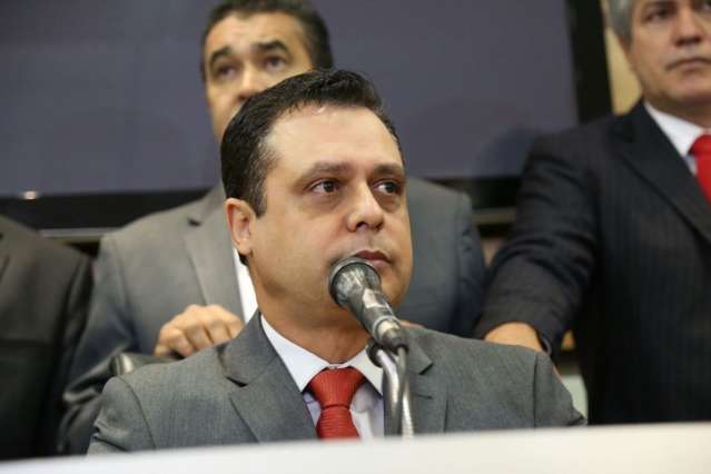 Posse de Bernal e Fl&aacute;vio Cesar n&atilde;o deve ser marcada por solenidade