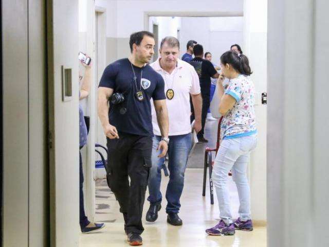 Enfermeiro esfaqueado em posto de sa&uacute;de vai permanecer internado 