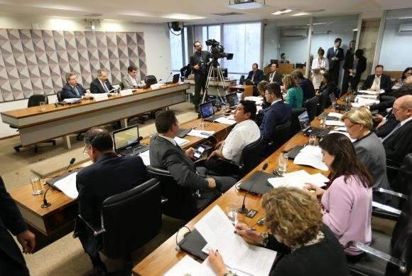 Comiss&atilde;o do Senado vota hoje o relat&oacute;rio sobre impeachment de Dilma