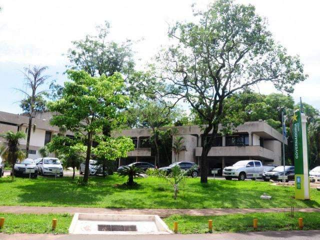 Governo firma contrato de R$ 867 mil para constru&ccedil;&atilde;o de casas no interior