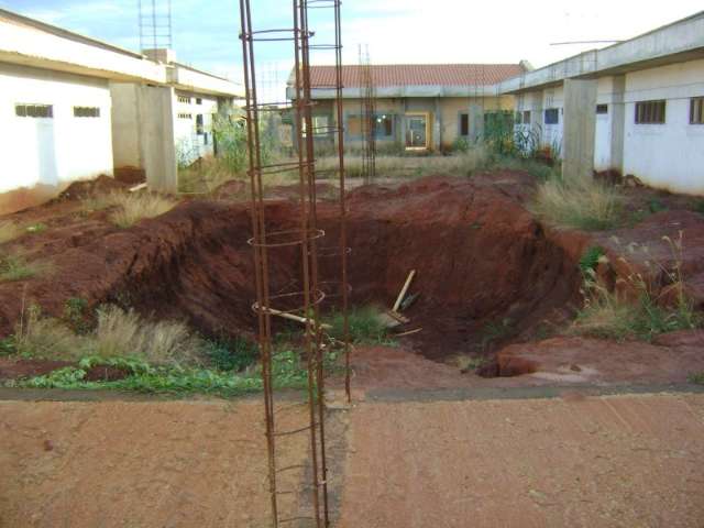 Ex-prefeito tenta barrar CPI que investiga creche parada h&aacute; tr&ecirc;s anos