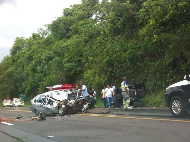 Douradenses ficam em estado grave em acidente envolvendo 5 em SP