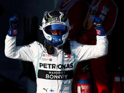 Bottas surpreende Hamilton logo na largada e vence o GP da Austrália