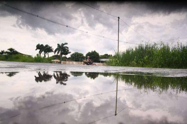 Meteorologia prev&ecirc; temperaturas amenas e pancadas de chuvas em MS
