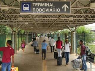 Feriad&atilde;o come&ccedil;a com movimento intenso de passageiros na rodovi&aacute;ria