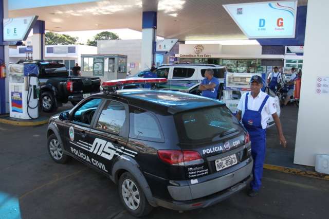Com gasolina nas bombas, alguns postos ainda limitam venda