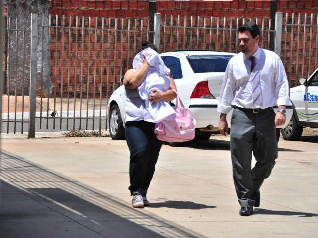  Mulher diz que ficou com beb&ecirc; para proteg&ecirc;-lo de ritual de magia negra