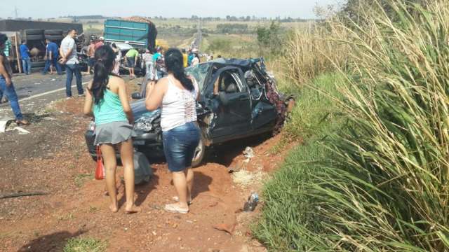 Colis&atilde;o envolve oito ve&iacute;culos, matou quatro e feriu 20 pessoas na 163