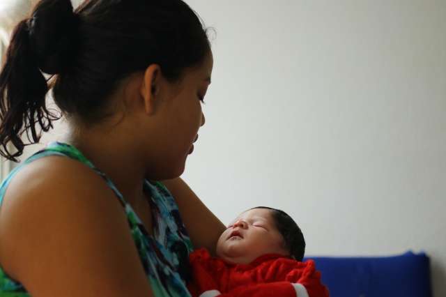 Em um hospital, Vit&oacute;ria conhece Jhully e tem a sua melhor noite de Natal 