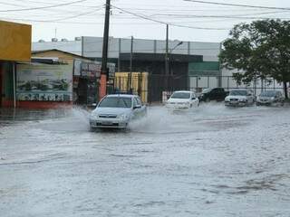 Chuva foi intensa na região norte, saída para Cuiabá (Foto: Alcides Neto) 