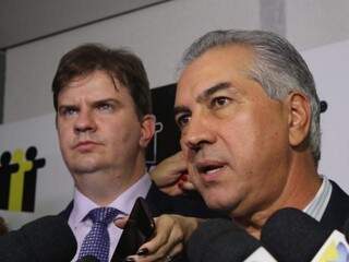À esquerda ministro Gustavo Canuto ao lado do governador Reinaldo Azambuja (Foto: Paulo Francis)