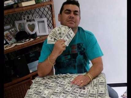 Traficante paraguaio ostenta dinheiro na internet e acaba preso na fronteira