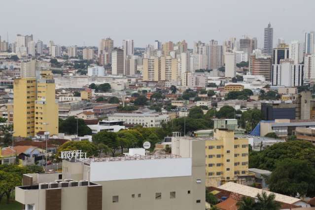 Ap&oacute;s frio, calor volta e temperatura pode chegar a 42&ordm;C em regi&otilde;es de MS