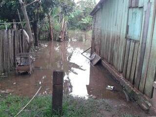 Ruas e casas foram tomadas pela enchente. (Foto: Hemerson Buiu/ Fronteira News)