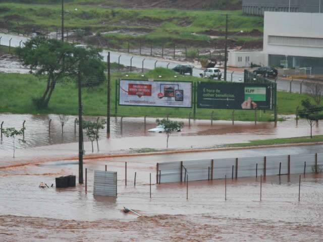  Leitores se impressionam com estragos causados pela chuva na Capital