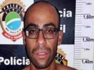 Polícia resgata pintor que era agredido por membros do PCC em praça Polícia resgata pintor que era agredido por membros do PCC em praça