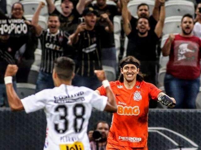 Nos p&ecirc;naltis, Corinthians vence a Ferrovi&aacute;ria e vai &agrave;s semifinais 