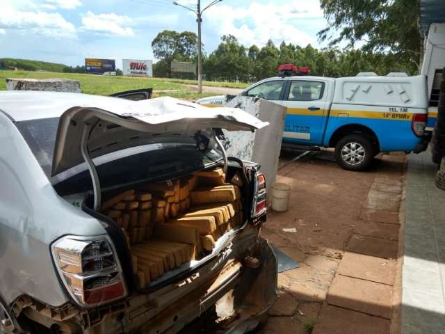 Traficante em fuga capota ve&iacute;culo com 600 quilos de maconha na MS-164