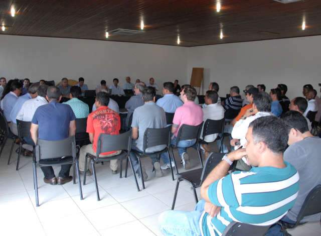 Acordo põe fim à greve de oito mil trabalhadores em Três Lagoas