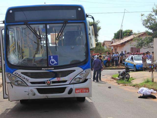 Motorista de &ocirc;nibus em que idoso morreu foi afastado por estar em choque