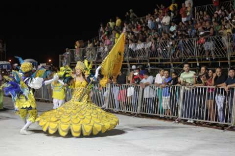 Com dinheiro de eventos e R$ 250 mil do Estado, escolas garantem Carnaval 2016