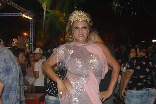 Skarleth Almeida foi toda produzida para o evento que ainda deseja ser rainha (Foto: Alana Portela)