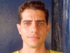 Policial mata esposa na frente do filho, depois de assassinar suposto amante